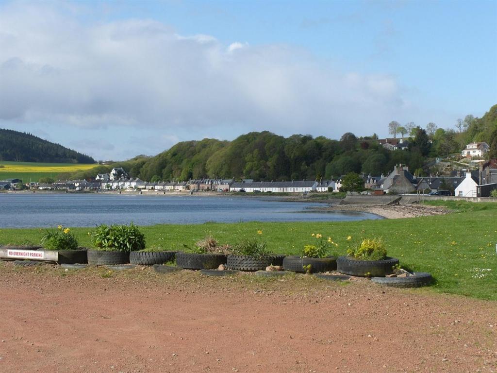 Black Isle Holiday Apartments Avoch Bagian luar foto