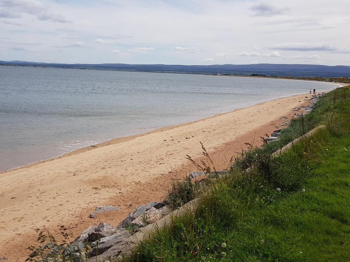 Black Isle Holiday Apartments Avoch Bagian luar foto