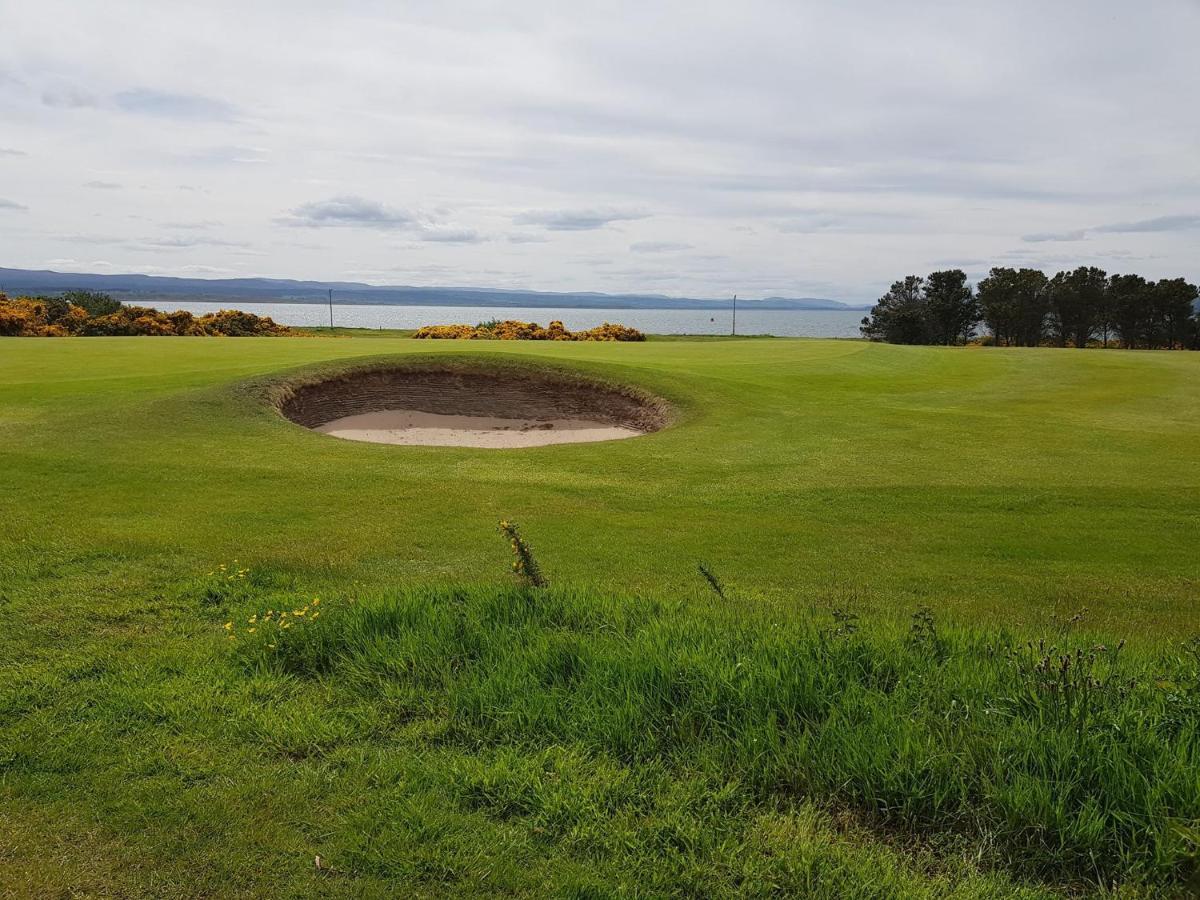 Black Isle Holiday Apartments Avoch Bagian luar foto